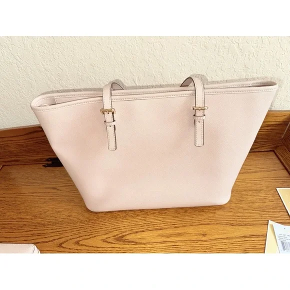 Michael Kors Cream Tote Bag and Wallet Set - Picture 4 of 15